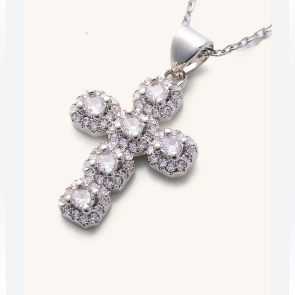 Silver Cross Necklace Q314